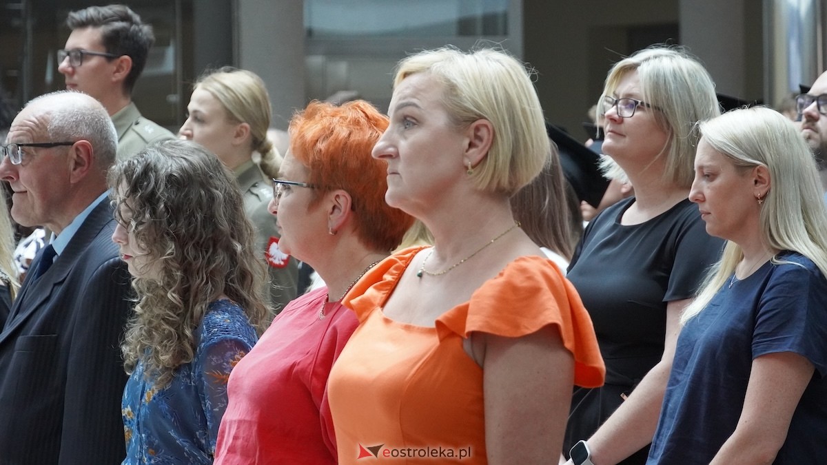 130 absolwentów odebrało dyplomy w WSAP. Po raz pierwszy wręczono tytuły magistra! [03.07.2026] - zdjęcie #62 - eOstroleka.pl