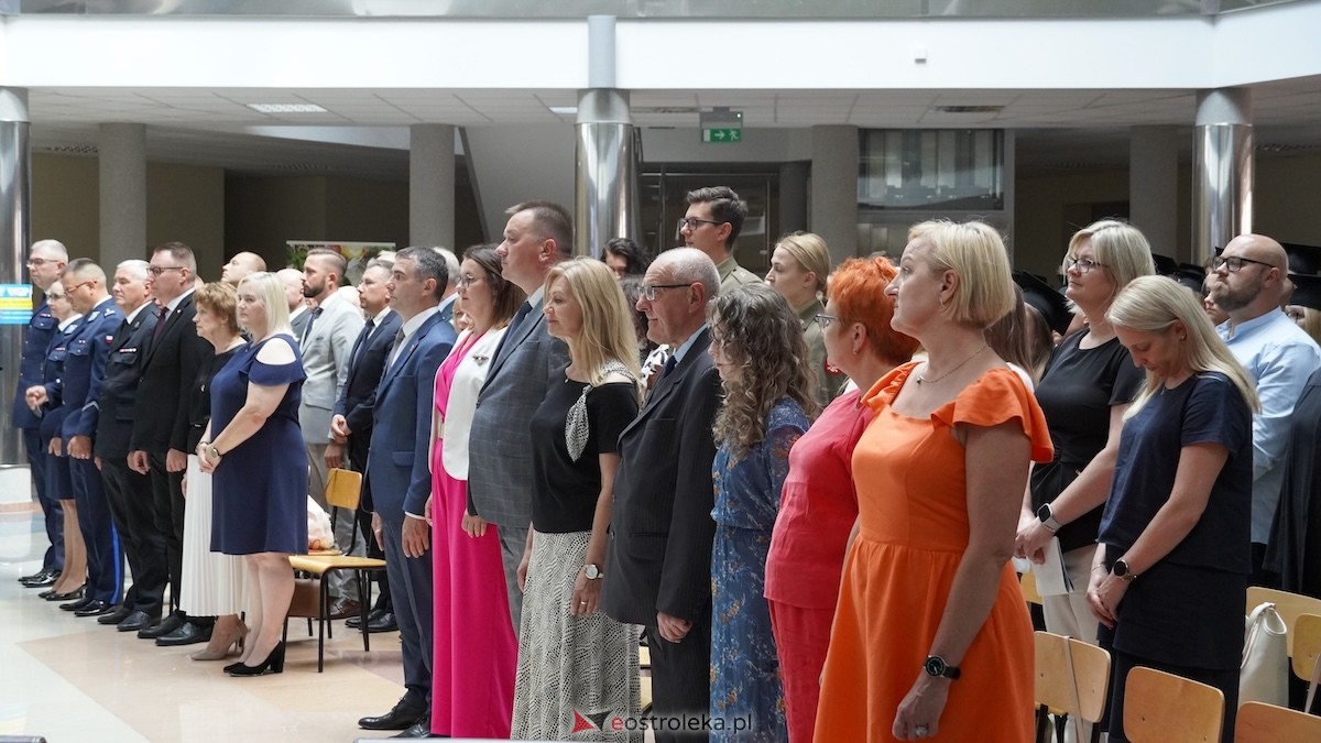 130 absolwentów odebrało dyplomy w WSAP. Po raz pierwszy wręczono tytuły magistra! [03.07.2026] - zdjęcie #61 - eOstroleka.pl