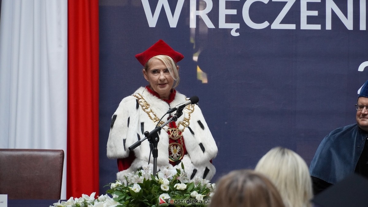 130 absolwentów odebrało dyplomy w WSAP. Po raz pierwszy wręczono tytuły magistra! [03.07.2026] - zdjęcie #57 - eOstroleka.pl