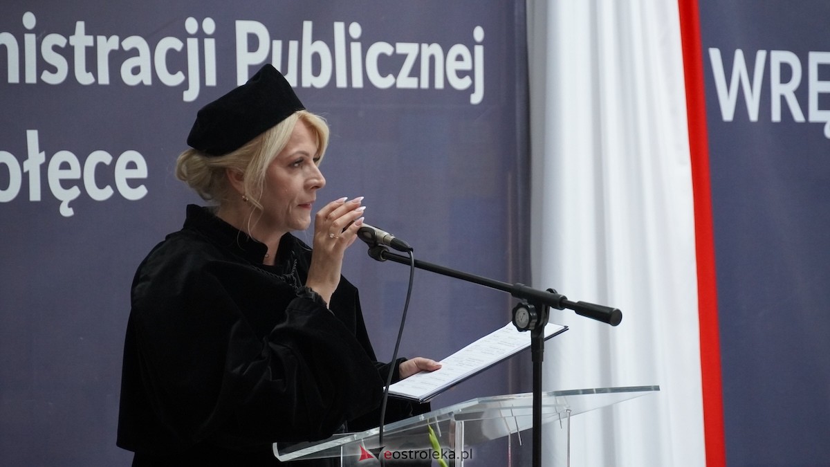 130 absolwentów odebrało dyplomy w WSAP. Po raz pierwszy wręczono tytuły magistra! [03.07.2026] - zdjęcie #54 - eOstroleka.pl
