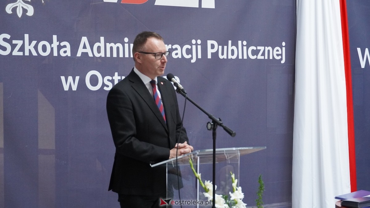 130 absolwentów odebrało dyplomy w WSAP. Po raz pierwszy wręczono tytuły magistra! [03.07.2026] - zdjęcie #53 - eOstroleka.pl