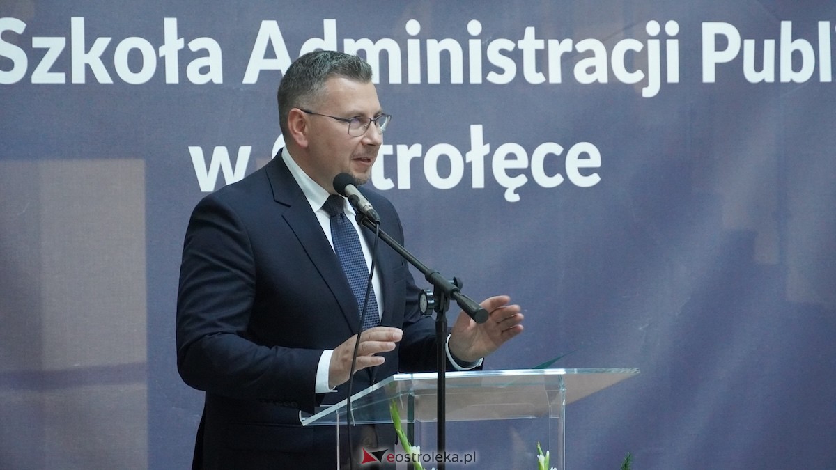 130 absolwentów odebrało dyplomy w WSAP. Po raz pierwszy wręczono tytuły magistra! [03.07.2026] - zdjęcie #48 - eOstroleka.pl