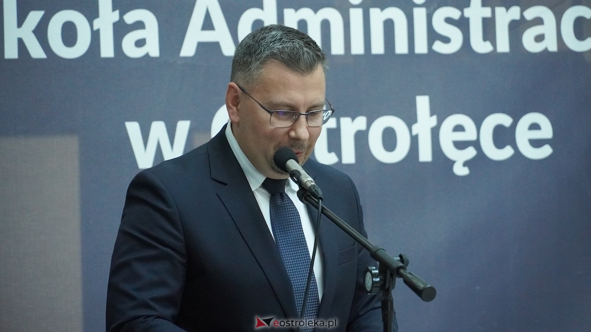 130 absolwentów odebrało dyplomy w WSAP. Po raz pierwszy wręczono tytuły magistra! [03.07.2026] - zdjęcie #47 - eOstroleka.pl