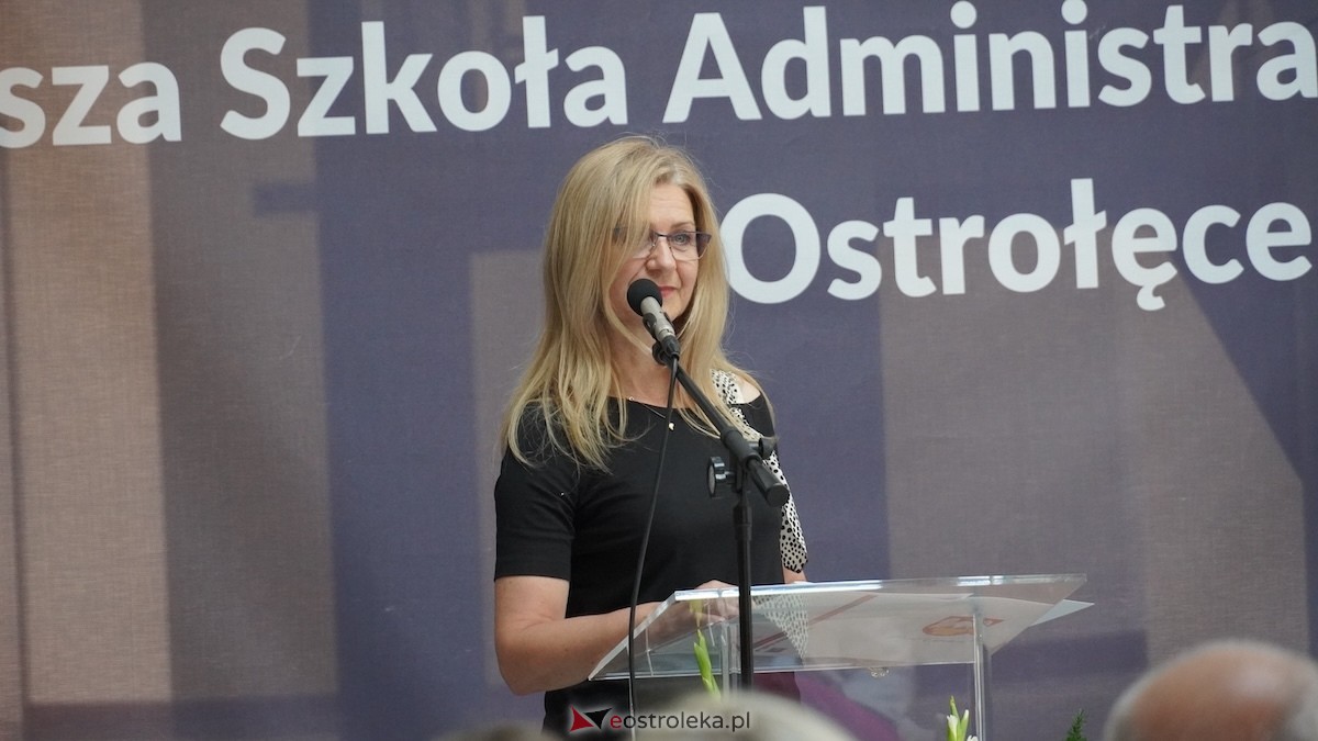 130 absolwentów odebrało dyplomy w WSAP. Po raz pierwszy wręczono tytuły magistra! [03.07.2026] - zdjęcie #45 - eOstroleka.pl