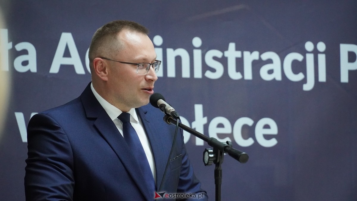 130 absolwentów odebrało dyplomy w WSAP. Po raz pierwszy wręczono tytuły magistra! [03.07.2026] - zdjęcie #37 - eOstroleka.pl
