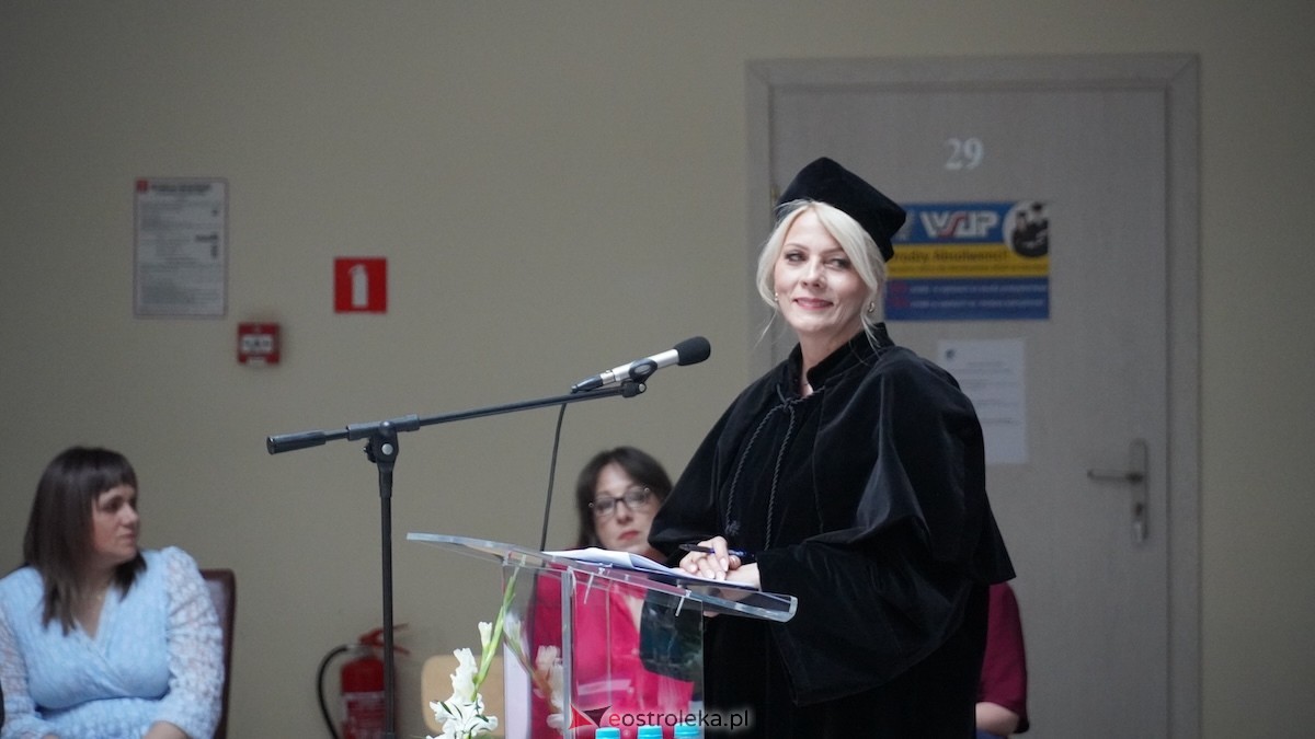 130 absolwentów odebrało dyplomy w WSAP. Po raz pierwszy wręczono tytuły magistra! [03.07.2026] - zdjęcie #29 - eOstroleka.pl
