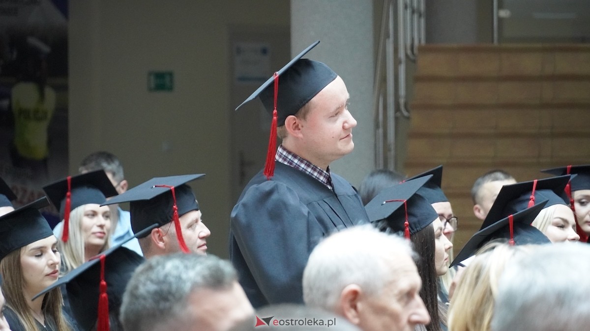 130 absolwentów odebrało dyplomy w WSAP. Po raz pierwszy wręczono tytuły magistra! [03.07.2026] - zdjęcie #28 - eOstroleka.pl
