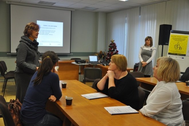 Spotkanie podsumowujące projekt Znajomość języka migowego to lepsza propozycja na rynku pracy [16.XII.2011] - zdjęcie #2 - eOstroleka.pl
