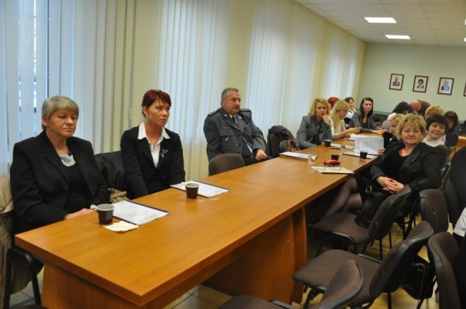 Spotkanie podsumowujące projekt Znajomość języka migowego to lepsza propozycja na rynku pracy [16.XII.2011] - zdjęcie #3 - eOstroleka.pl