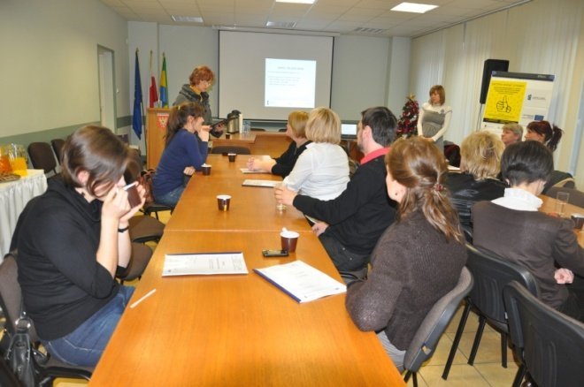 Spotkanie podsumowujące projekt Znajomość języka migowego to lepsza propozycja na rynku pracy [16.XII.2011] - zdjęcie #8 - eOstroleka.pl