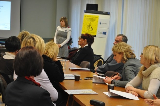 Spotkanie podsumowujące projekt Znajomość języka migowego to lepsza propozycja na rynku pracy [16.XII.2011] - zdjęcie #10 - eOstroleka.pl