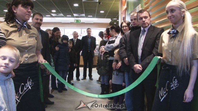 Otwarcie restauracji McDonalds w Ostrołęce [17.12.2011] - zdjęcie #36 - eOstroleka.pl