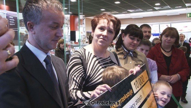 Otwarcie restauracji McDonalds w Ostrołęce [17.12.2011] - zdjęcie #28 - eOstroleka.pl