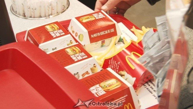 Otwarcie restauracji McDonalds w Ostrołęce [17.12.2011] - zdjęcie #4 - eOstroleka.pl