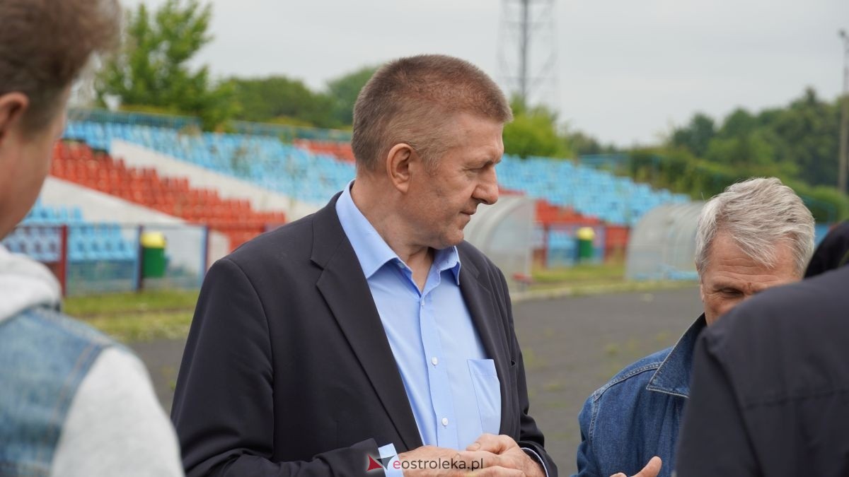 Przekazanie placu budowy stadionu lekkoatletycznego w Ostrołęce [13.07.2026] - zdjęcie #20 - eOstroleka.pl