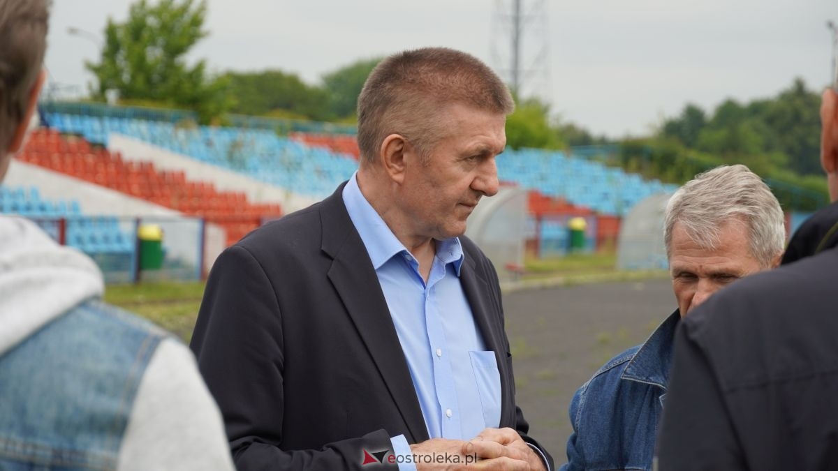 Przekazanie placu budowy stadionu lekkoatletycznego w Ostrołęce [13.07.2026] - zdjęcie #19 - eOstroleka.pl