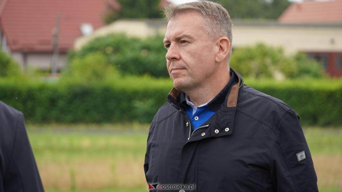 Przekazanie placu budowy stadionu lekkoatletycznego w Ostrołęce [13.07.2026] - zdjęcie #18 - eOstroleka.pl