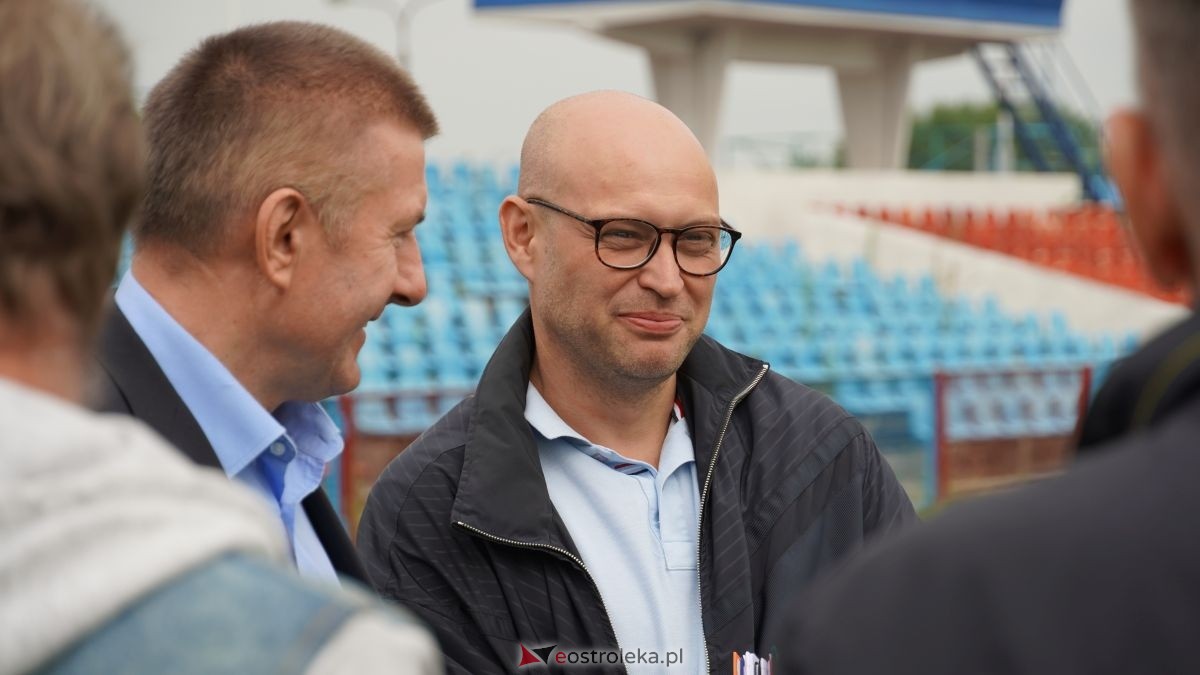 Przekazanie placu budowy stadionu lekkoatletycznego w Ostrołęce [13.07.2026] - zdjęcie #14 - eOstroleka.pl