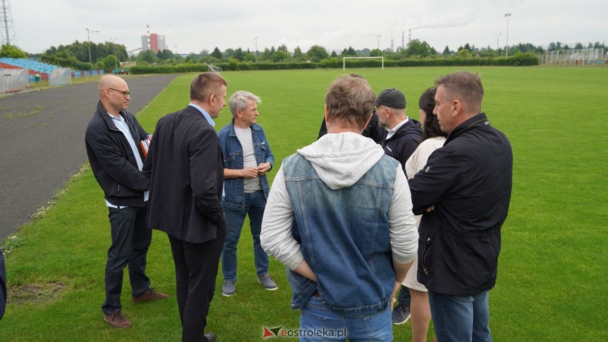 Przekazanie placu budowy stadionu lekkoatletycznego w Ostrołęce [13.07.2026] - zdjęcie #13 - eOstroleka.pl