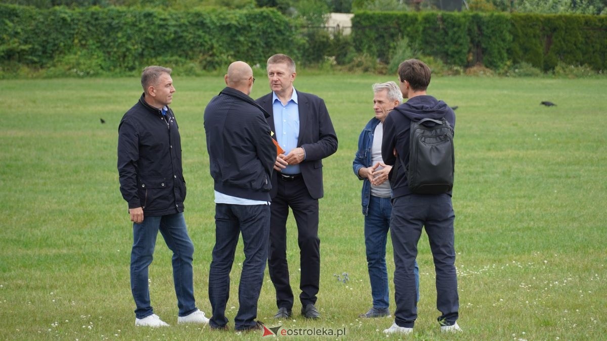 Przekazanie placu budowy stadionu lekkoatletycznego w Ostrołęce [13.07.2026] - zdjęcie #3 - eOstroleka.pl