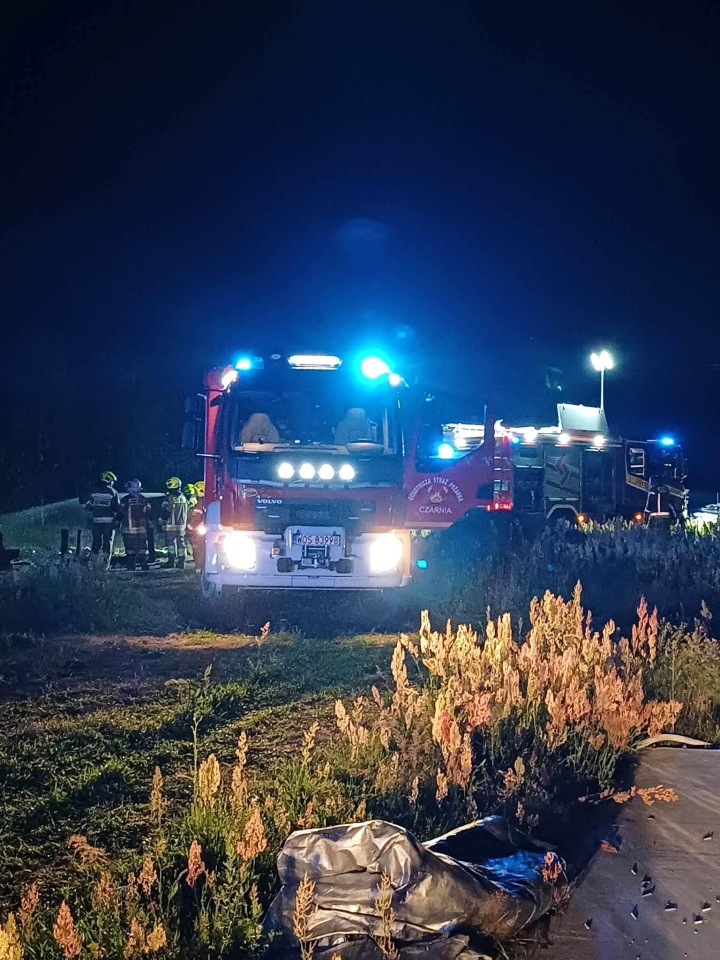 Pożar w Czarni [16.07.2026] - zdjęcie #3 - eOstroleka.pl