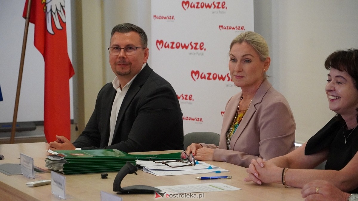 Podpisanie umów w ramach projektu Mazowsze pomaga [16.07.2026] - zdjęcie #61 - eOstroleka.pl