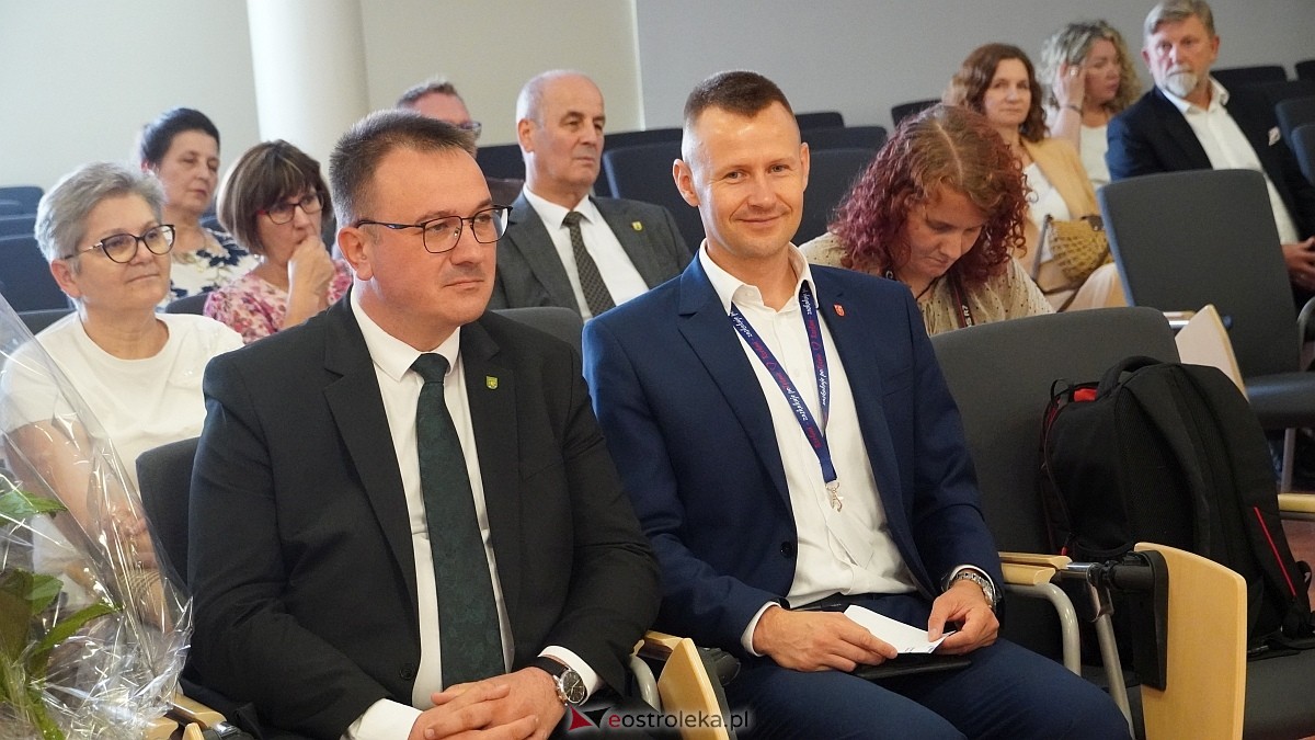 Podpisanie umów w ramach projektu Mazowsze pomaga [16.07.2026] - zdjęcie #44 - eOstroleka.pl