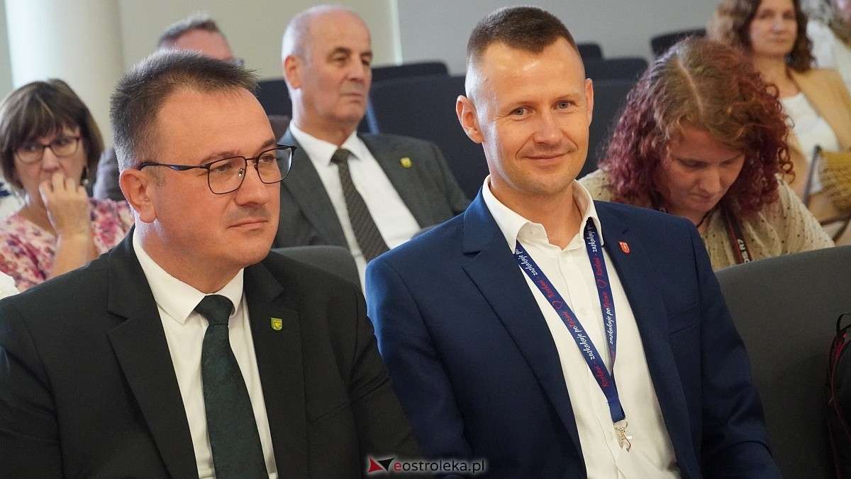 Podpisanie umów w ramach projektu Mazowsze pomaga [16.07.2026] - zdjęcie #42 - eOstroleka.pl