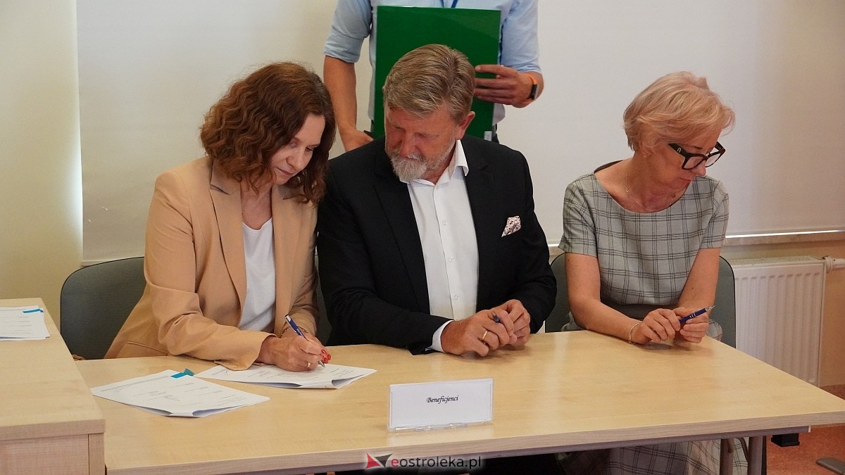 Podpisanie umów w ramach projektu Mazowsze pomaga [16.07.2026] - zdjęcie #38 - eOstroleka.pl