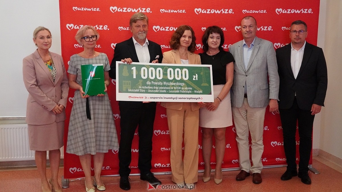 Podpisanie umów w ramach projektu Mazowsze pomaga [16.07.2026] - zdjęcie #37 - eOstroleka.pl