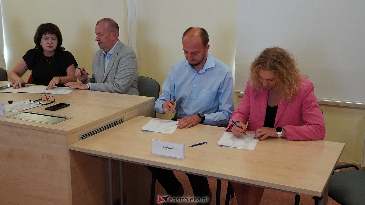 Podpisanie umów w ramach projektu Mazowsze pomaga [16.07.2026] - zdjęcie #35 - eOstroleka.pl