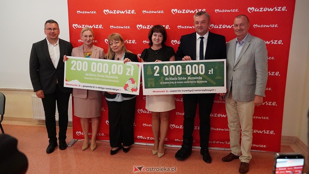 Podpisanie umów w ramach projektu Mazowsze pomaga [16.07.2026] - zdjęcie #32 - eOstroleka.pl