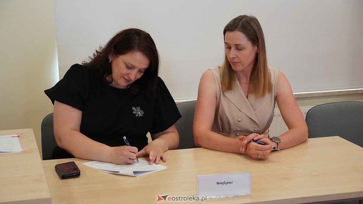 Podpisanie umów w ramach projektu Mazowsze pomaga [16.07.2026] - zdjęcie #31 - eOstroleka.pl