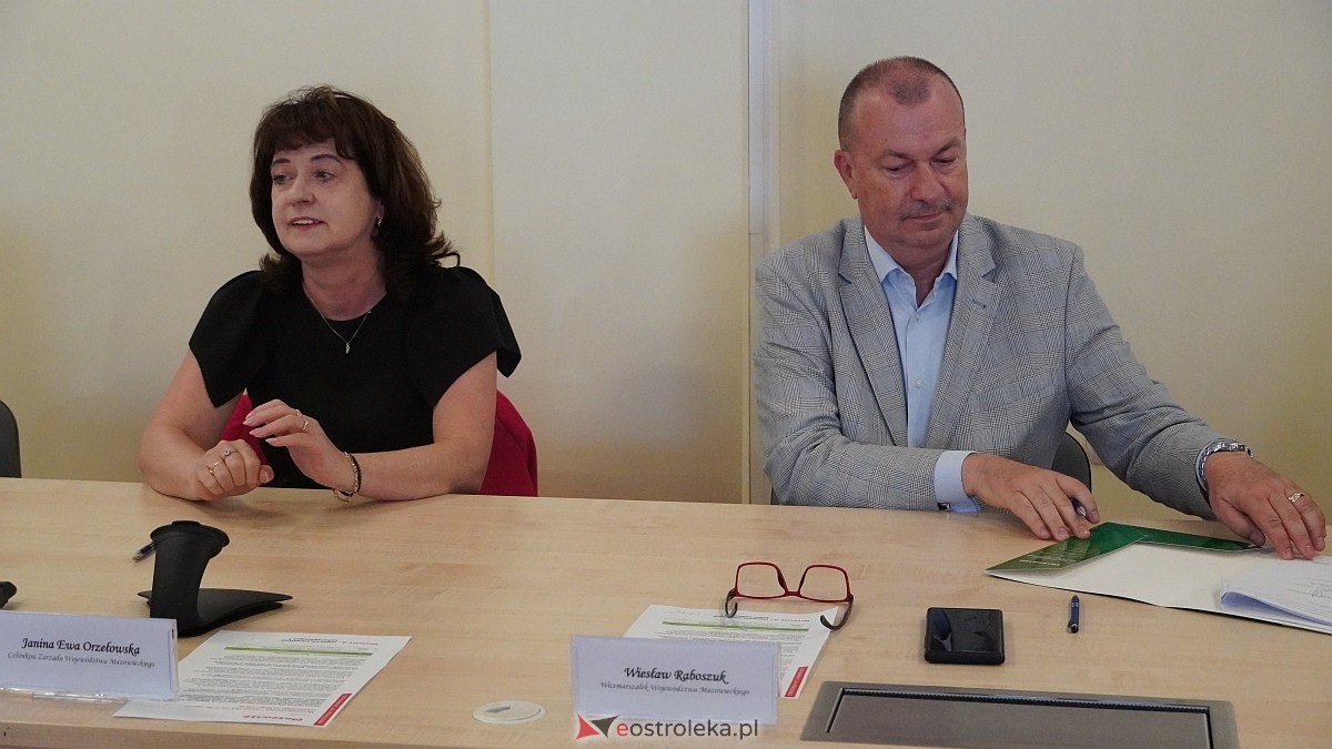Podpisanie umów w ramach projektu Mazowsze pomaga [16.07.2026] - zdjęcie #30 - eOstroleka.pl