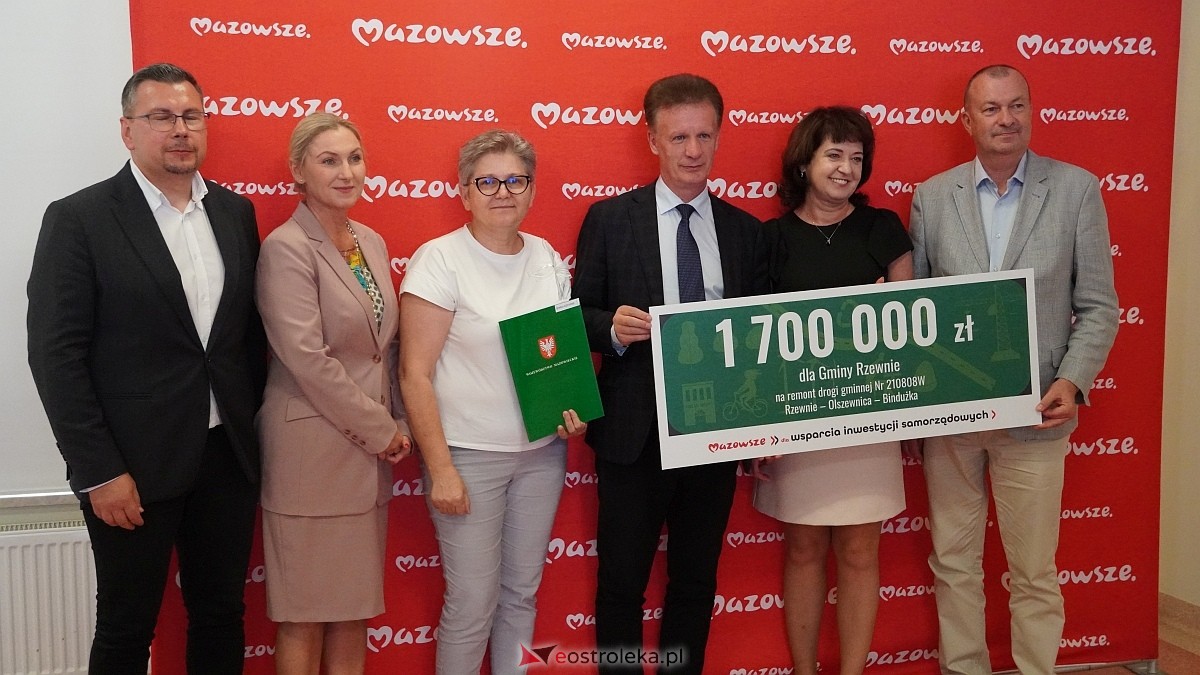 Podpisanie umów w ramach projektu Mazowsze pomaga [16.07.2026] - zdjęcie #12 - eOstroleka.pl