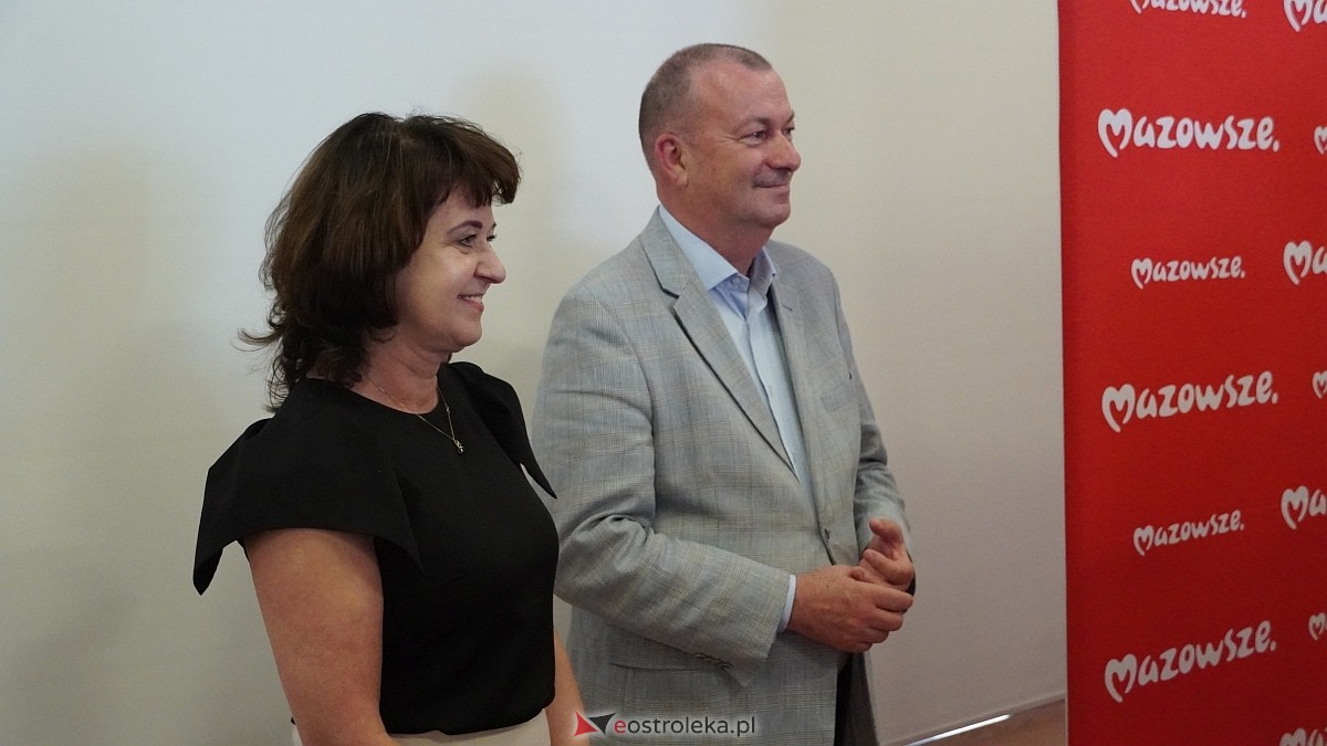 Podpisanie umów w ramach projektu Mazowsze pomaga [16.07.2026] - zdjęcie #5 - eOstroleka.pl
