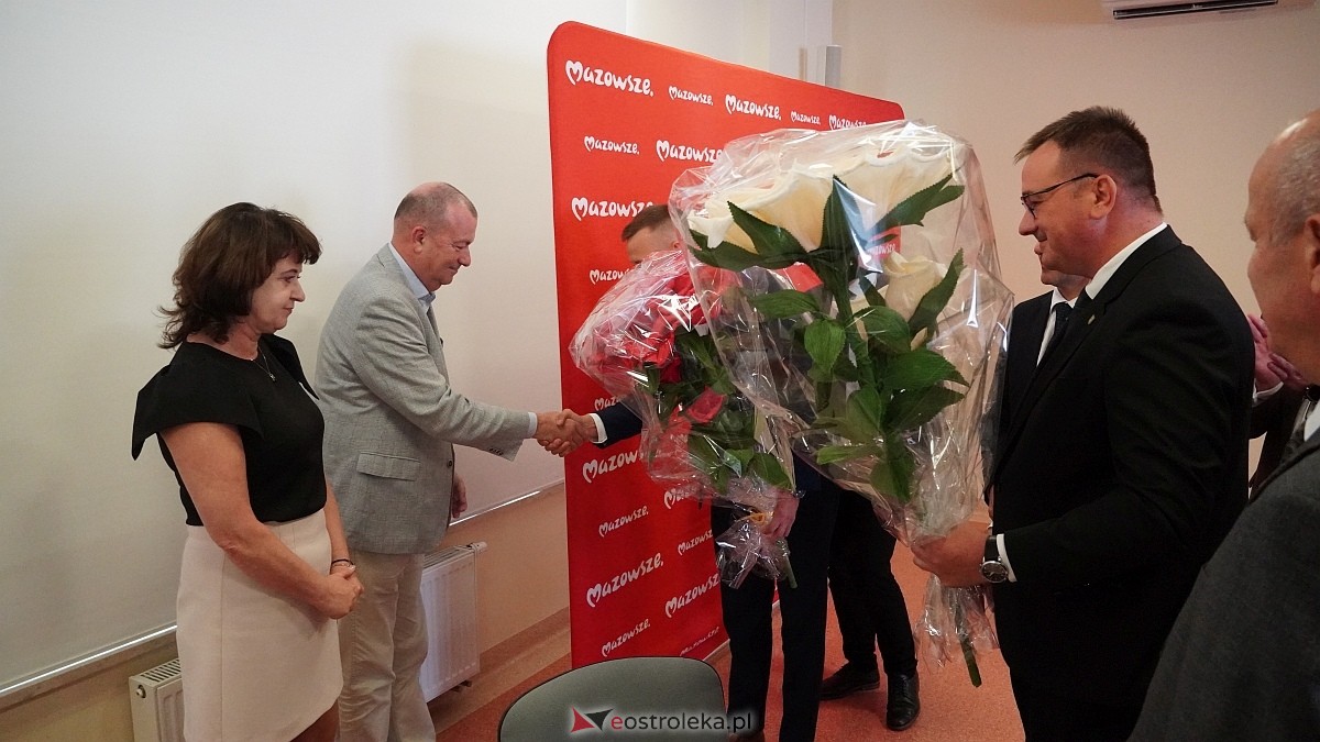 Podpisanie umów w ramach projektu Mazowsze pomaga [16.07.2026] - zdjęcie #4 - eOstroleka.pl