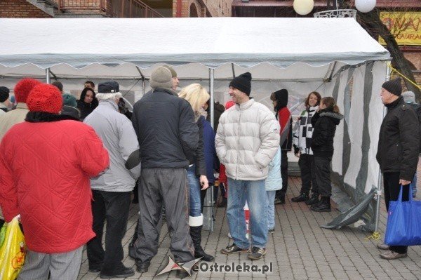 Wigilia Miejska: Prezydent i radni przełamali się opłatkiem z ostrołęczanami [17.XII.2011] - zdjęcie #19 - eOstroleka.pl