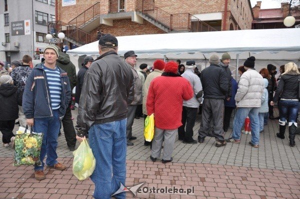 Wigilia Miejska: Prezydent i radni przełamali się opłatkiem z ostrołęczanami [17.XII.2011] - zdjęcie #20 - eOstroleka.pl