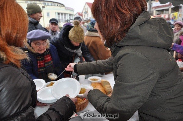 Wigilia Miejska: Prezydent i radni przełamali się opłatkiem z ostrołęczanami [17.XII.2011] - zdjęcie #31 - eOstroleka.pl