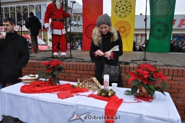 Wigilia Miejska: Prezydent i radni przełamali się opłatkiem z ostrołęczanami [17.XII.2011] - zdjęcie #25 - eOstroleka.pl
