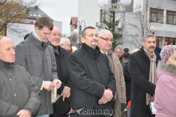 Wigilia Miejska: Prezydent i radni przełamali się opłatkiem z ostrołęczanami [17.XII.2011] - zdjęcie #31 - eOstroleka.pl