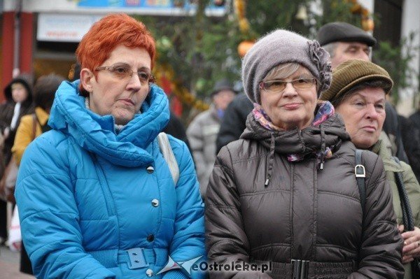 Wigilia Miejska: Prezydent i radni przełamali się opłatkiem z ostrołęczanami [17.XII.2011] - zdjęcie #32 - eOstroleka.pl
