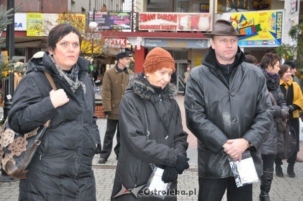 Wigilia Miejska: Prezydent i radni przełamali się opłatkiem z ostrołęczanami [17.XII.2011] - zdjęcie #33 - eOstroleka.pl