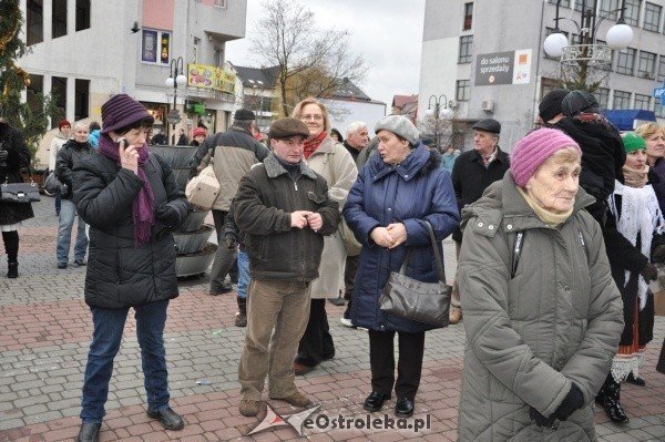 Wigilia Miejska: Prezydent i radni przełamali się opłatkiem z ostrołęczanami [17.XII.2011] - zdjęcie #34 - eOstroleka.pl