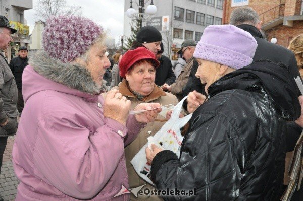 Wigilia Miejska: Prezydent i radni przełamali się opłatkiem z ostrołęczanami [17.XII.2011] - zdjęcie #37 - eOstroleka.pl