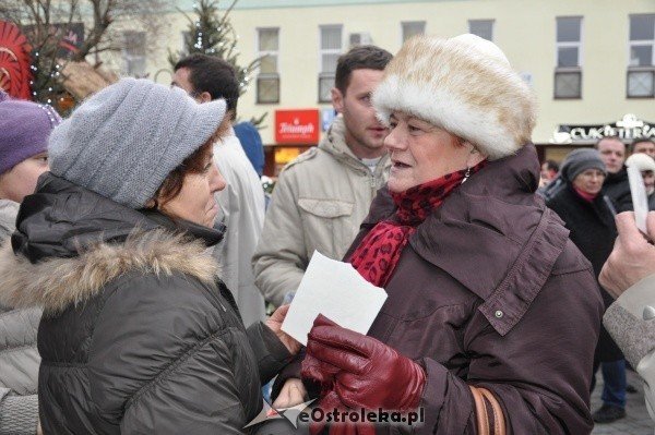 Wigilia Miejska: Prezydent i radni przełamali się opłatkiem z ostrołęczanami [17.XII.2011] - zdjęcie #38 - eOstroleka.pl