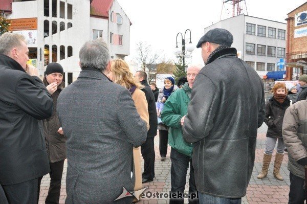 Wigilia Miejska: Prezydent i radni przełamali się opłatkiem z ostrołęczanami [17.XII.2011] - zdjęcie #39 - eOstroleka.pl