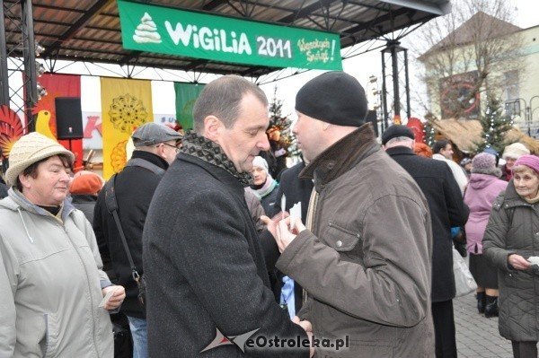 Wigilia Miejska: Prezydent i radni przełamali się opłatkiem z ostrołęczanami [17.XII.2011] - zdjęcie #41 - eOstroleka.pl