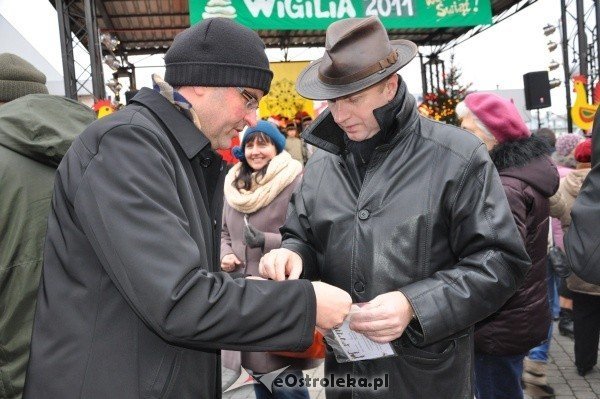 Wigilia Miejska: Prezydent i radni przełamali się opłatkiem z ostrołęczanami [17.XII.2011] - zdjęcie #43 - eOstroleka.pl
